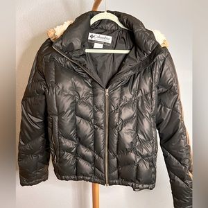 Columbia down black puffer with detachable faux fur trimmed hood. XL